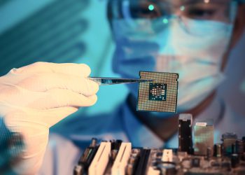 ייצור שבבים. איור: depositphotos.com