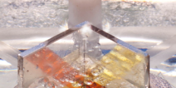 פיצול מים למימן וחמצן בתהליך הפוטו-אלקטרוכימי. (קרדיט צילום: מיקי קורן, דוברות הטכניון)