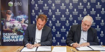 נשיא הטכניון פרופ' אורי סיון (מימין) וזיו בלפר סגן נשיא עולמי למחקר ופיתוח ומנכ"ל PTC ישראל. צילום : ניצן זוהר, דוברות הטכניון