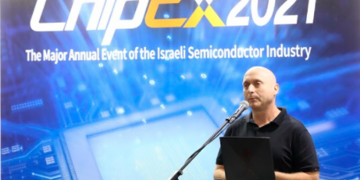 אורי פרנק, מנהל פיתוח השבבים של גוגל ישראל ב-ChipEx: גוגל מפתחת שבבים כדי לספק את עומסי העבודה הדרושים לנו