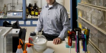 פרופסור אהוד גזית. צילום: אוניברסיטת תל אביב