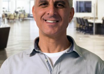 דניאל בן עטר מנכל משותף של כל מפעלי הייצור של אינטל