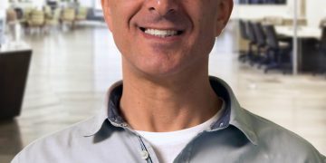 דניאל בן עטר מנכל משותף של כל מפעלי הייצור של אינטל