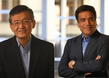 מימין: אנירוד דווגאן עם ליפ-בו טאן. צילום: קיידנס