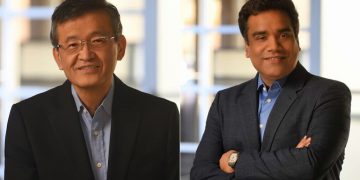 מימין: אנירוד דווגאן עם ליפ-בו טאן. צילום: קיידנס