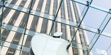 חנות של אפל בשדרה החמישית בניו יורק. אילוסטרציה: depositphotos.com