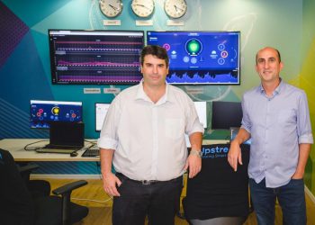 מימין לשמאל_שותפים מייסדים אפסטרים סקיוריטי_ יואב לוי מנכל החברה ויונתן אפל סמנכל טכנולוגיות. צלם: ירין טרנוס