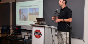 תום ישורון, מנכ"ל CiV Robotics  במפגש סיליקון קלאב: "ענף הבניה נשאר מאחור, הרובוטיקה תאפשר לייעל אותו"