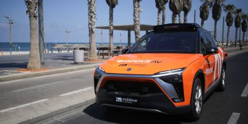 רובוטקסי של מובילאיי ברחובות תל אביב. צילום יחצ