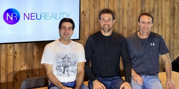 מייסדי Neureality. מימין לשמאל: יוסי קסוס, סגן נשיא ל-VLSI, המנכ"ל משה תנך, וסגן נשיא לתפעול צביקה שמואלי. צילום: Neureality.