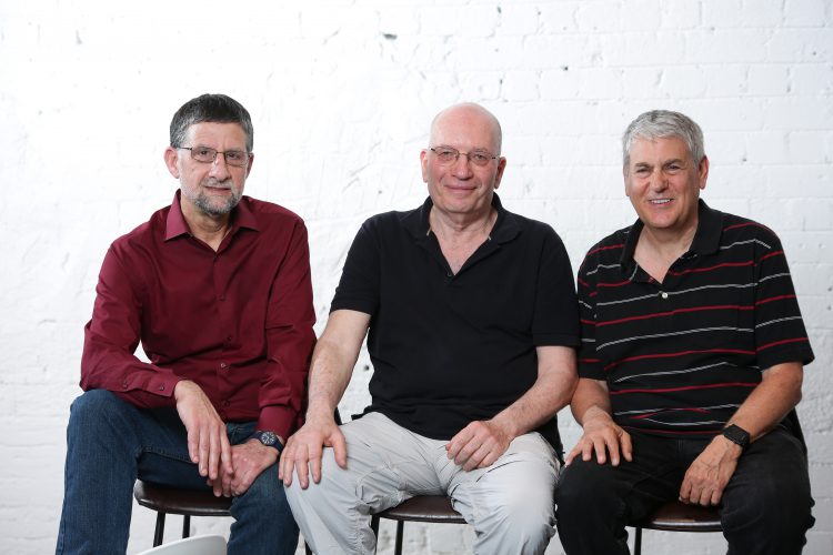 מייסדי פורטליקס. מימין לשמאל - גיל אמיד, יואב הולנדר, זיו בנימיני. צילום: דרור סיתהכל