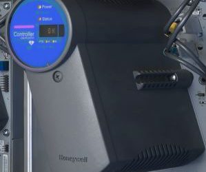 Honeywell Experion PKS controller. צילום יחצ