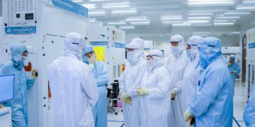 חנוכת חדר נקי באפלייד מטיריאלס. צילום דרור סיתהכל