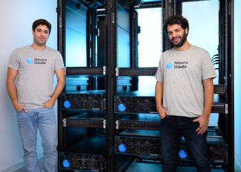 מייסדי נוירובלייד מימין לשמאל - אלעד סיטי, אליעד הלל. צילום - דייויד גארב