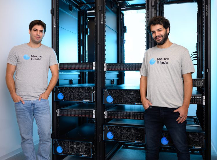 מייסדי נוירובלייד מימין לשמאל - אלעד סיטי, אליעד הלל. צילום - דייויד גארב