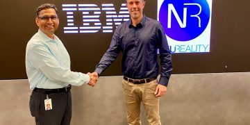 משמאל מוקש קרה, IBM ומשה תנך, נויראליטי. צילום: נויראליטי