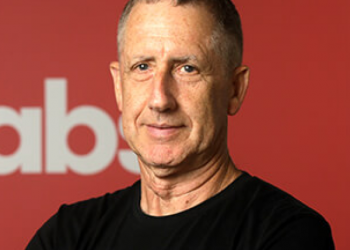 יואב שוהם, מנכ"ל AI21 Labs. צילום יחצ