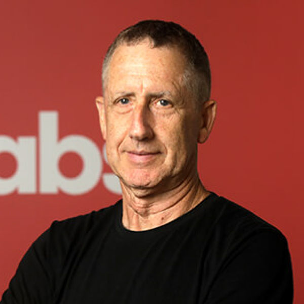 יואב שוהם, מנכ"ל AI21 Labs. צילום יחצ