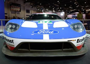 מכונית המירוץ של פורד GT מוצגת בתערוכת הרכב של דובאי 2017 ב-18 בנובמבר 2017. אילוסטרציה: depositphotos.com