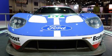 מכונית המירוץ של פורד GT מוצגת בתערוכת הרכב של דובאי 2017 ב-18 בנובמבר 2017. אילוסטרציה: depositphotos.com