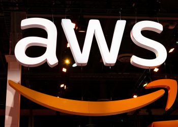 לוגו AWS. ארה"ב תאסור על שימוש מסין בשרתי הענן שלה. המחשה: depositphotos.com