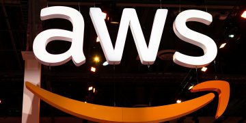 לוגו AWS. ארה"ב תאסור על שימוש מסין בשרתי הענן שלה. המחשה: depositphotos.com