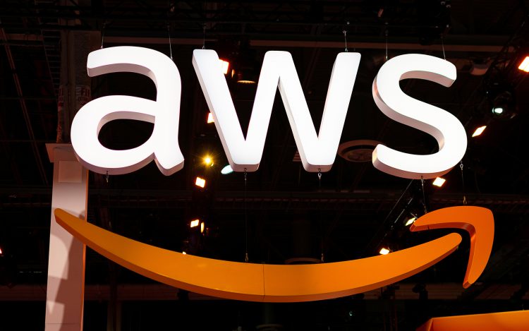 לוגו AWS. ארה"ב תאסור על שימוש מסין בשרתי הענן שלה. המחשה: depositphotos.com