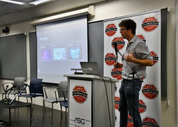 עומרי שטיין, מייסד שותף ומנכ"ל ReSight במפגש הסיליקון קלאב, דצמבר 2021. צילום: שמואל אוסטר