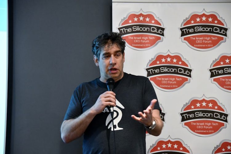 ניר צוק, מנכ"ל פאלו אלטו נטוורקס במפגש הסיליקון קלאב, אפריל 2022. צילום: שמואל אוסטר