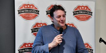 מנכ"ל רדוור רועי זיסאפל במפגש הסיליקון קלאב, אפריל 2022. צילום: שמואל אוסטר