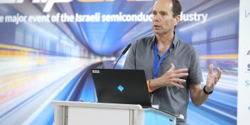 מנכ"ל אפל ישראל רוני פרידמן בכנס ChipEx2022. צילום: ניב קנטור