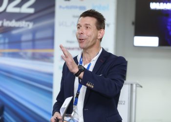 אקסל פישר, סגן נשיא סמסונג פאונדריז ומנהל הפעילות באירופה בכנס ChipEx2022. צילום: ניב קנטור