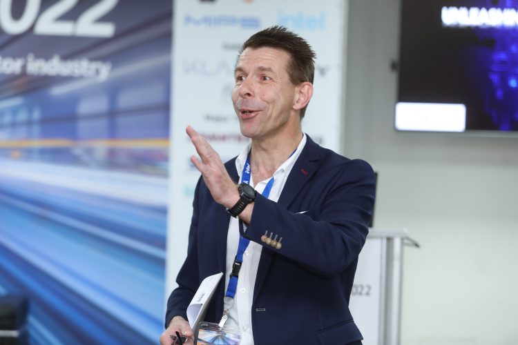 אקסל פישר, סגן נשיא סמסונג פאונדריז ומנהל הפעילות באירופה בכנס ChipEx2022. צילום: ניב קנטור