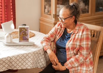 תמונה- רובוט ElliQ של הסטארט-אפ Intuition Robotics