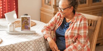 תמונה- רובוט ElliQ של הסטארט-אפ Intuition Robotics