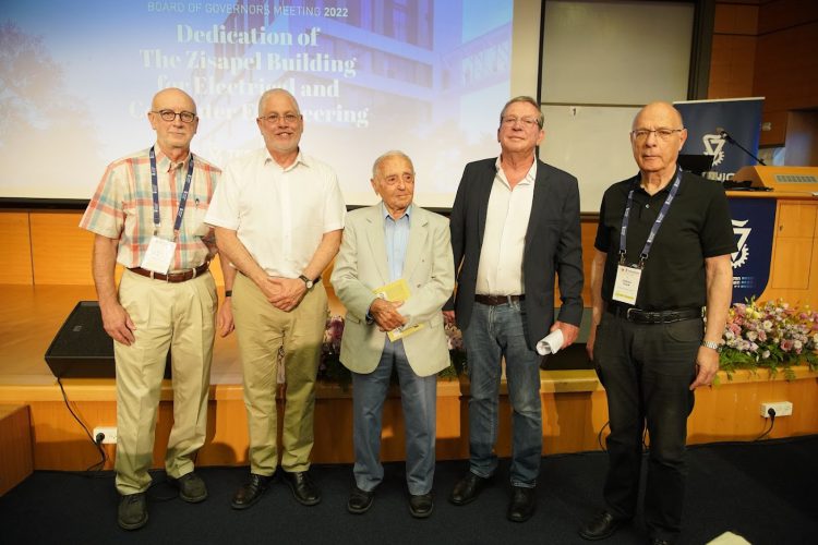 גדעון פרנק יו"ר הוועד המנהל, יהודה זיסאפל, אלוף (מיל') עמוס חורב, נשיא הטכניון פרופ' אורי סיון ויו"ר הקורטוריון סקוט לימסטר. צילום: ניצן זוהר, דוברות הטכניון