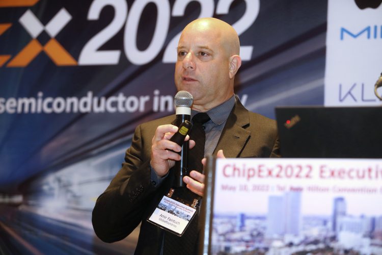 אמיר פיינטוך, סגן נשיא בכיר בגלובל פאונדריז בערב הבכירים בכנס ChipEx2022. צילום: ניב קנטור