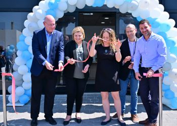 טקס חנוכת החדר הנקי במרכז הפיתוח של KLA במגדל העמק בהשתתפות שרת הכלכלה אורנה ברביבאי. צילום יחצ