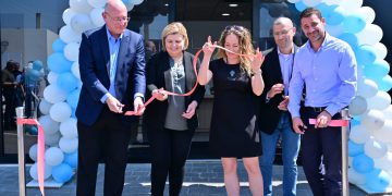 טקס חנוכת החדר הנקי במרכז הפיתוח של KLA במגדל העמק בהשתתפות שרת הכלכלה אורנה ברביבאי. צילום יחצ