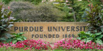 אוניברסיטת פורדו. תכשיר מהנדסי שבבים עבור המפעלים החדשים הנבנים בארה"ב. אילוסטרציה: depositphotos.com