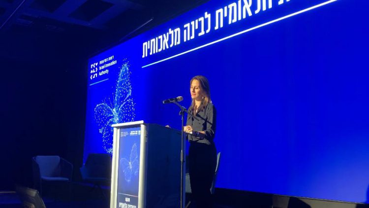שרת החדשנות, המדע והטכנולוגיה, אורית פרקש הכהן בפתיחת אירוע הכרזת התוכנית הלאומית לבינה מלאכותית. קרדיט צילום: לירן לוינוביץ'