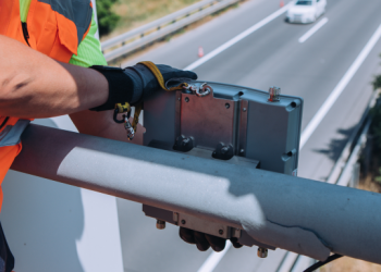 יחידת תקשורת התנועה של יונקס המבוססת על אוטוטוקס. צילום יחצ