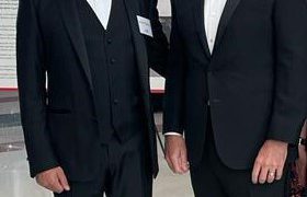 פרופ' שעשוע ומנכל פורד ג'ים פארלי. צילום יחצ