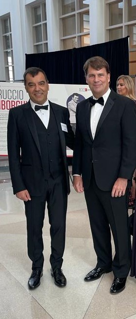 פרופ' שעשוע ומנכל פורד ג'ים פארלי. צילום יחצ