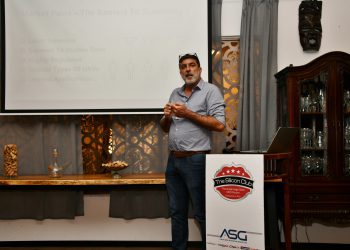 שי לוי מנכ"ל FlightOPS, במפגש הסיליקון קלאב, 19/9/2022. צילום: שמואל אוסטר