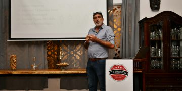 שי לוי מנכ"ל FlightOPS, במפגש הסיליקון קלאב, 19/9/2022. צילום: שמואל אוסטר