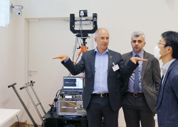 תומס האושטיין, LG מדגים את רשת הדור השישי. צילום יחצ LG