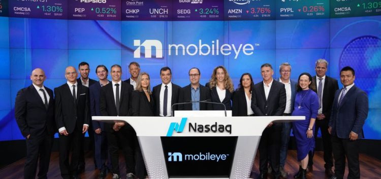 חברי הנהלת מובילאיי ואינטל באירוע פתיחת המסחר של מניות מובילאיי, 26/10/2022. צילום יחצ