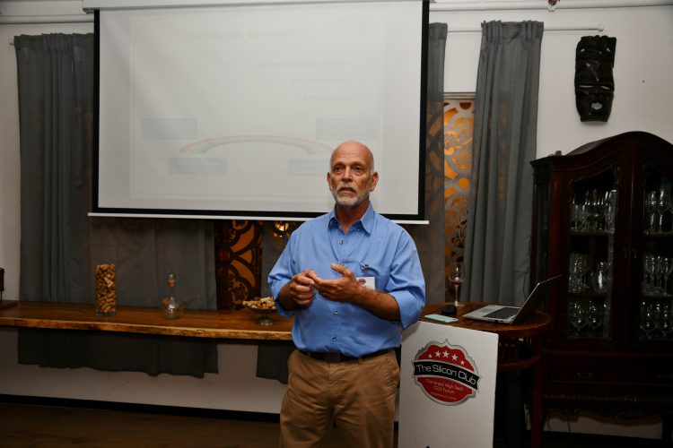 טל ורדי, מנכ"ל תוכנית "רואים רחוק" במפגש הסיליקון קלאב, ספטמבר 2022. צילום: שמואל אוסטר