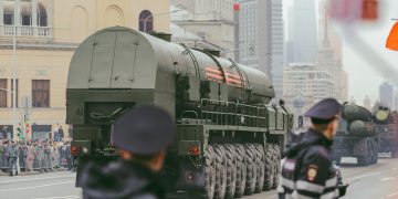 מצעד צבאי ביום הניצחון על הנאצים - 9 במאי 2017 ברחובות מוסקבה. הנשק כיום מכיל שבבים פגומים מתוצרת סין. אילוסטרציה: depositphotos.com